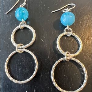 PAIR OF PRE-OWNED 2” SILVERTONE CIRCLE & BLUE BALL DANGLE PIERCED EARRINGS CTM1